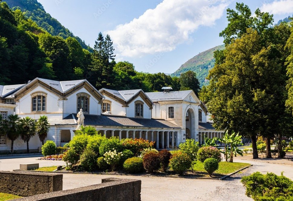 Les thermes et jardins de Luchon